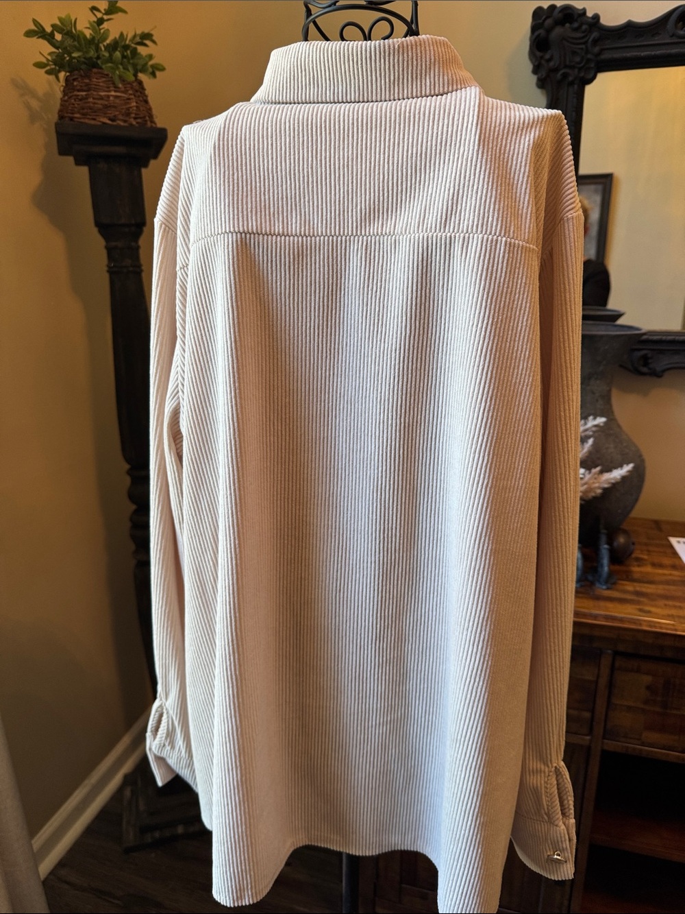 Women’s XL Apricot Corduroy Button-Up - Picture 3 of 5